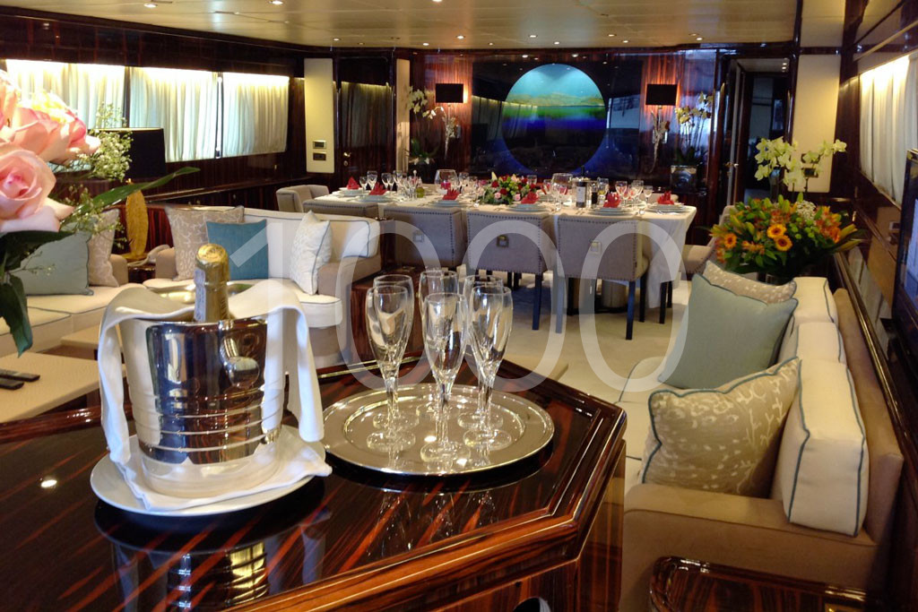 yacht charlotte dining